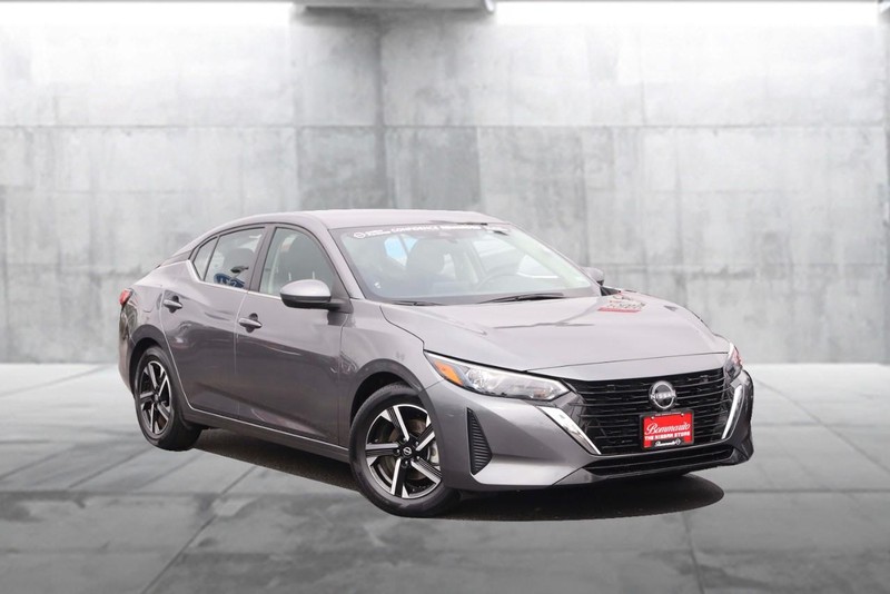 Nissan Sentra Vehicle Image 02