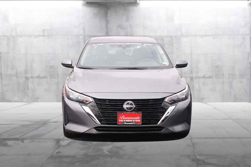 Nissan Sentra Vehicle Image 04