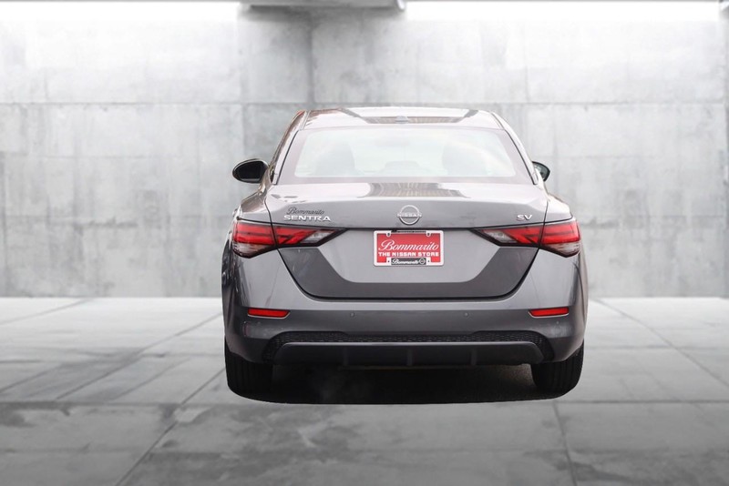 Nissan Sentra Vehicle Image 06