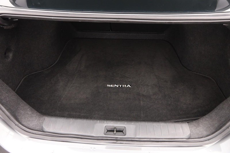 Nissan Sentra Vehicle Image 07
