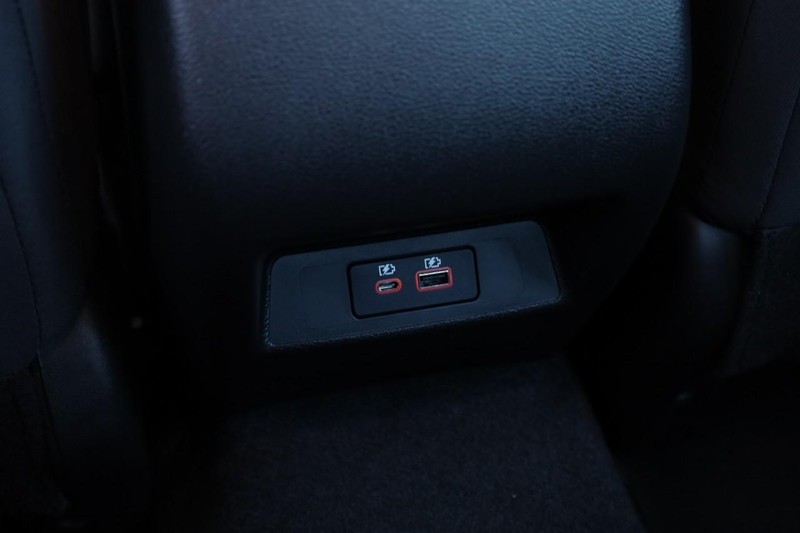 Nissan Altima Vehicle Full-screen Gallery Image 20