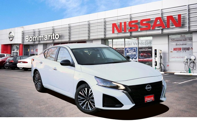 Nissan Altima Vehicle Full-screen Gallery Image 25