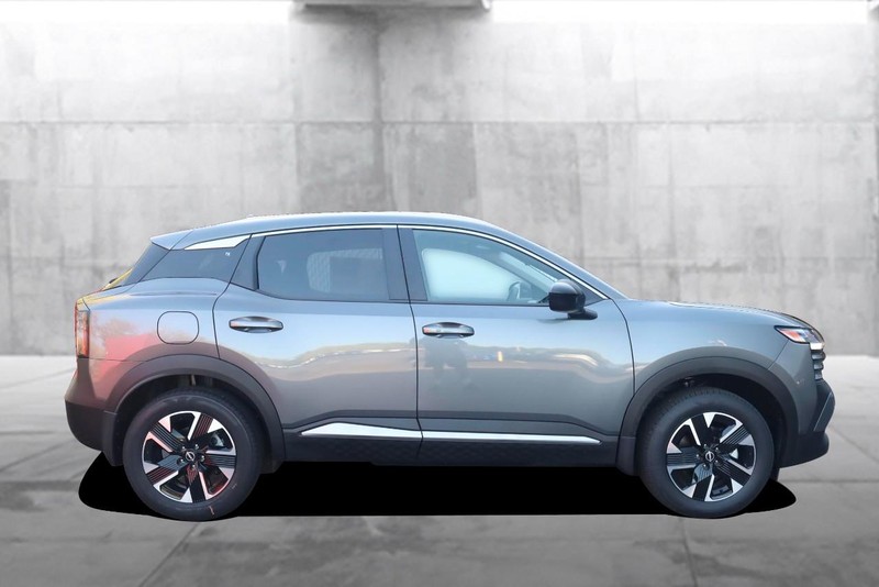 Nissan Kicks Vehicle Image 05