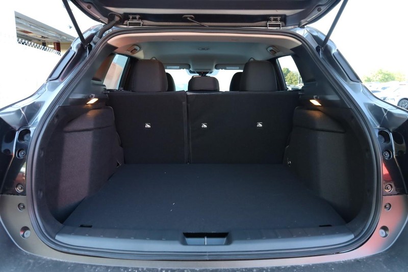 Nissan Kicks Vehicle Image 07