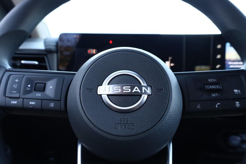 Nissan Kicks Vehicle Image 09