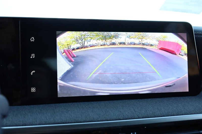 Nissan Kicks Vehicle Image 12