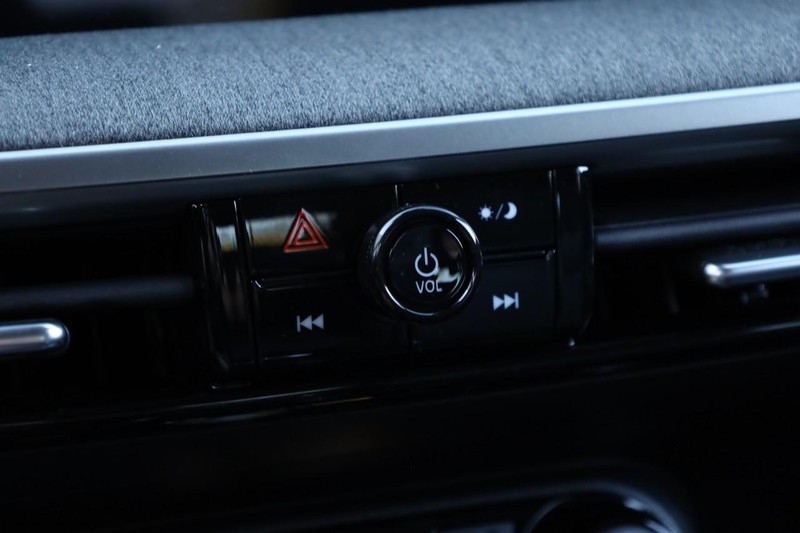 Nissan Kicks Vehicle Image 13