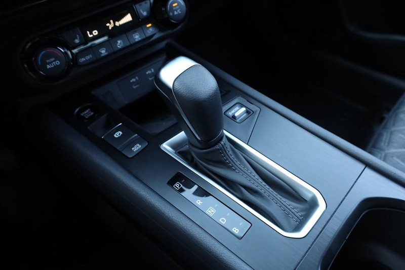 Nissan Kicks Vehicle Image 16