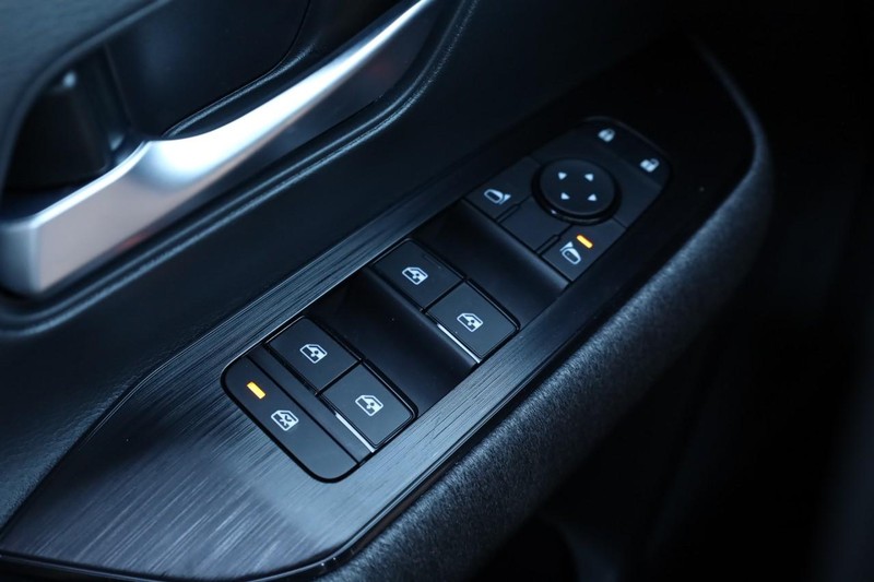 Nissan Kicks Vehicle Image 18