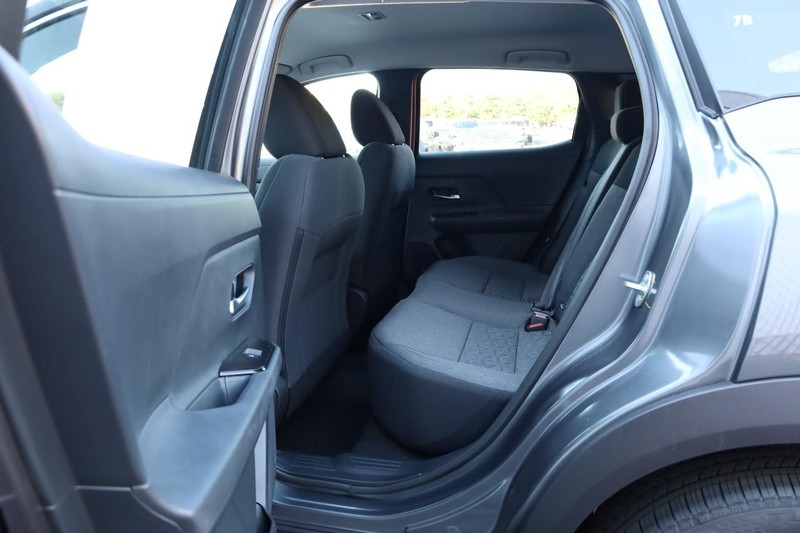 Nissan Kicks Vehicle Image 20