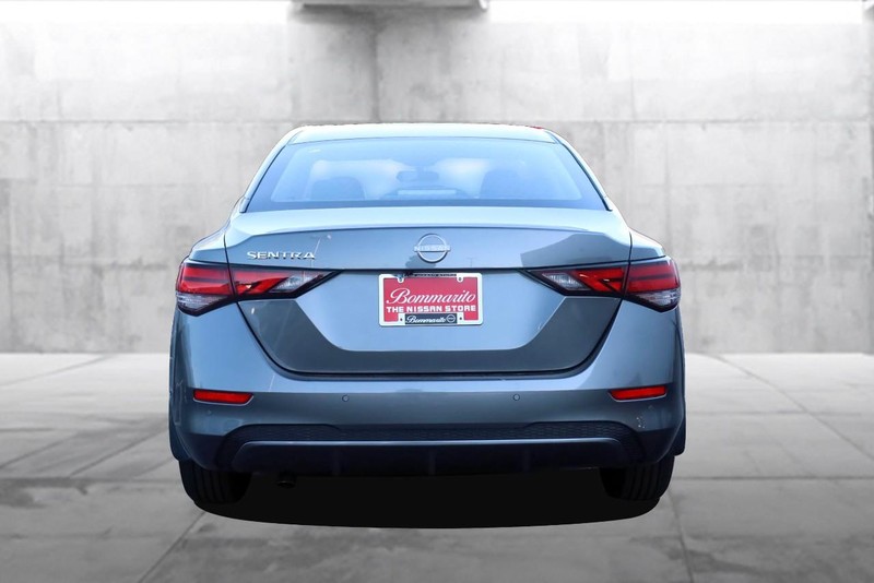 Nissan Sentra Vehicle Image 06