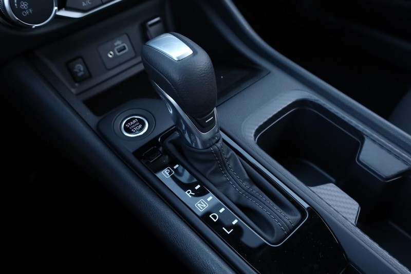 Nissan Sentra Vehicle Image 15