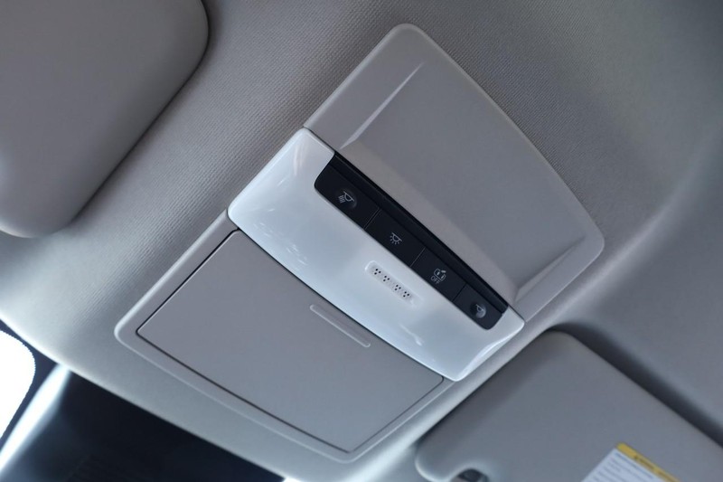 Nissan Sentra Vehicle Image 16