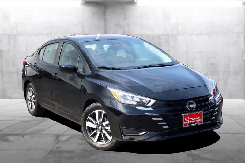 Nissan Versa Vehicle Image 02