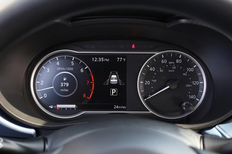 Nissan Versa Vehicle Image 10