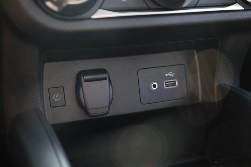 Nissan Versa Vehicle Image 14