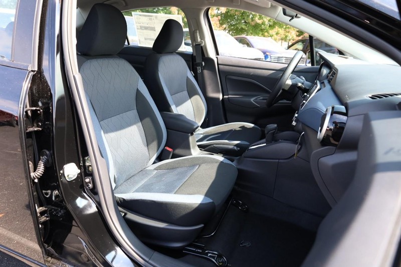 Nissan Versa Vehicle Image 23