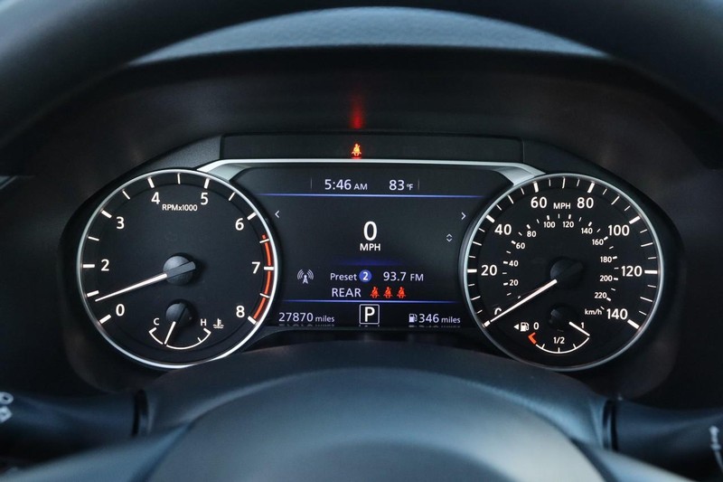 Nissan Altima Vehicle Image 13