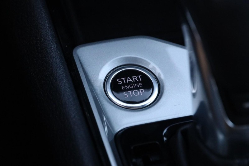 Nissan Altima Vehicle Image 14