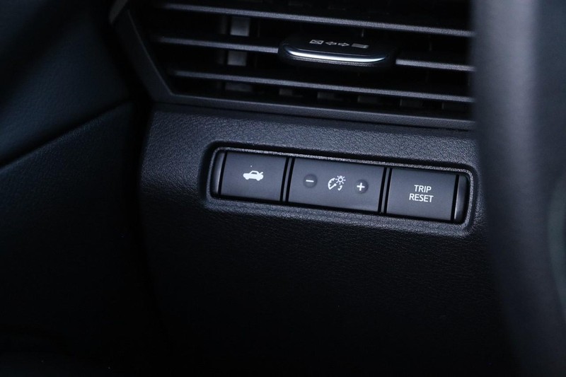 Nissan Altima Vehicle Image 18