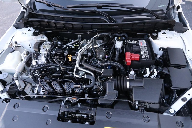 Nissan Altima Vehicle Image 25