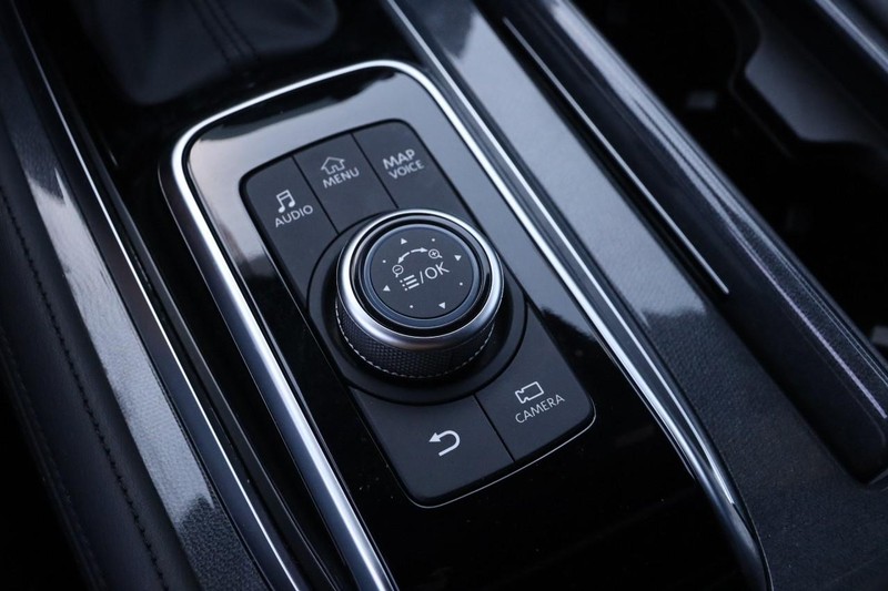 Nissan Armada Vehicle Image 22