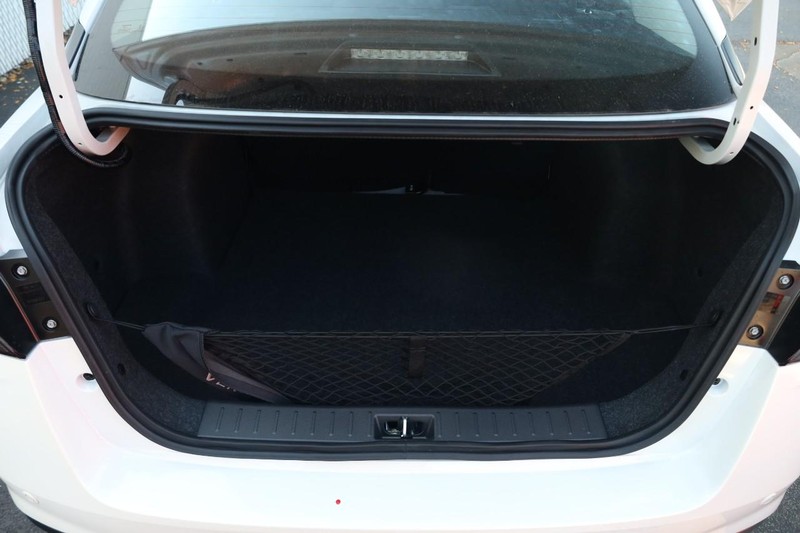 Nissan Versa Vehicle Full-screen Gallery Image 7