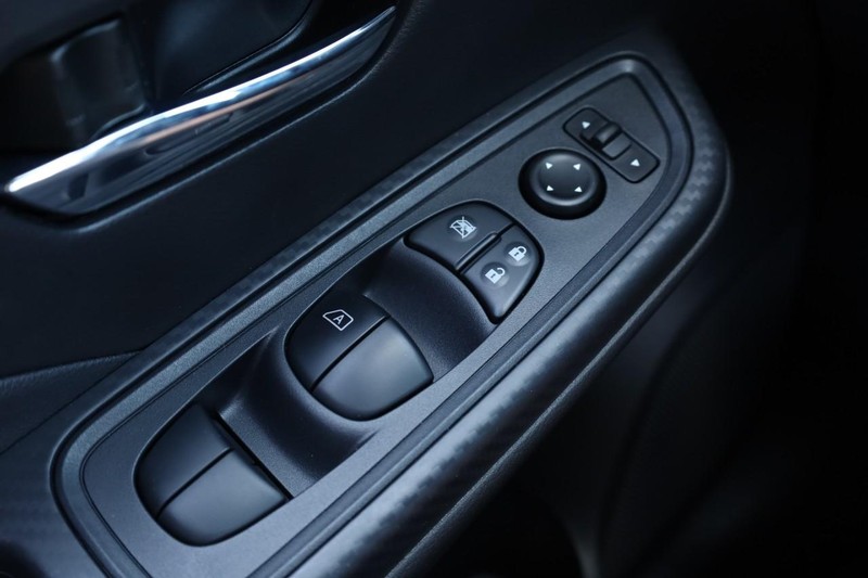 Nissan Versa Vehicle Full-screen Gallery Image 17