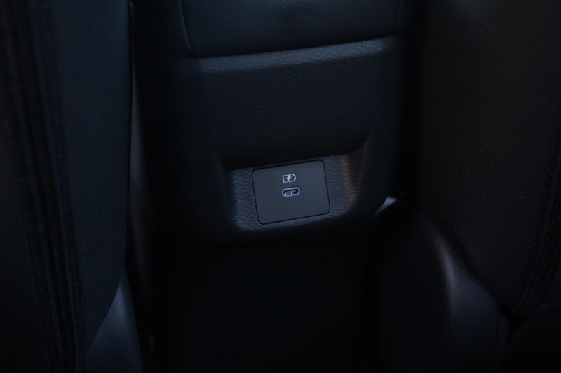 Nissan Versa Vehicle Full-screen Gallery Image 20