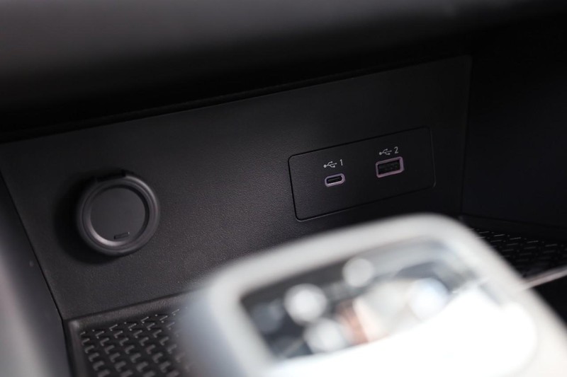 Nissan Pathfinder Vehicle Full-screen Gallery Image 16