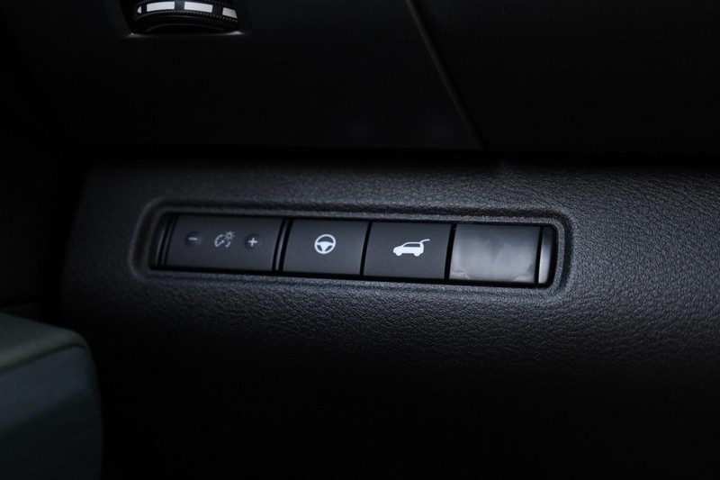 Nissan Pathfinder Vehicle Full-screen Gallery Image 20