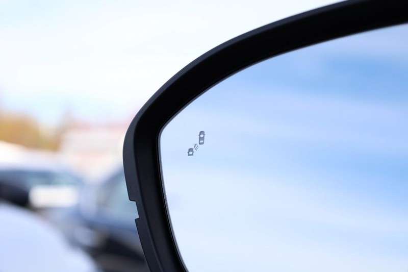 Nissan Pathfinder Vehicle Full-screen Gallery Image 21