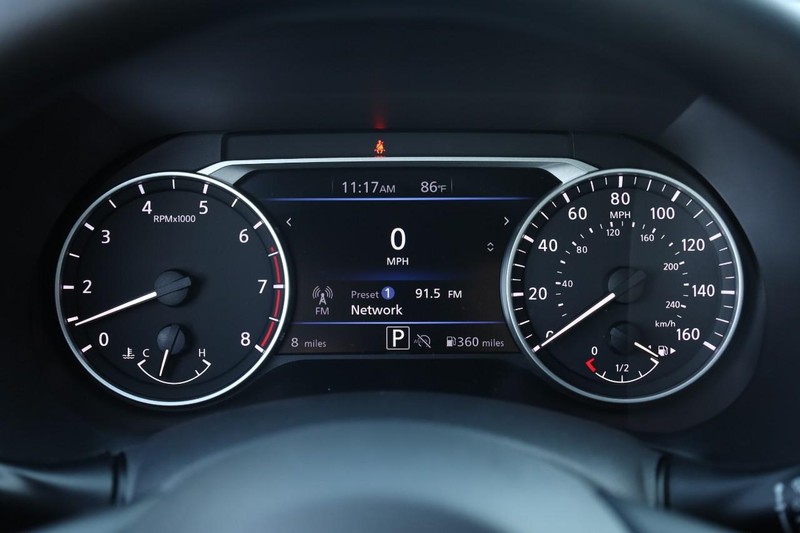 Nissan Sentra Vehicle Image 10