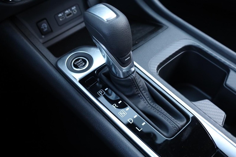 Nissan Sentra Vehicle Image 16