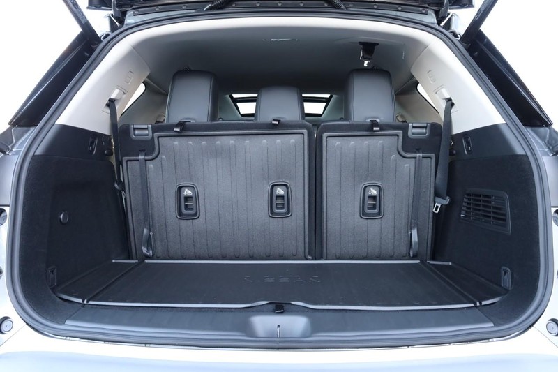 Nissan Pathfinder Vehicle Full-screen Gallery Image 7