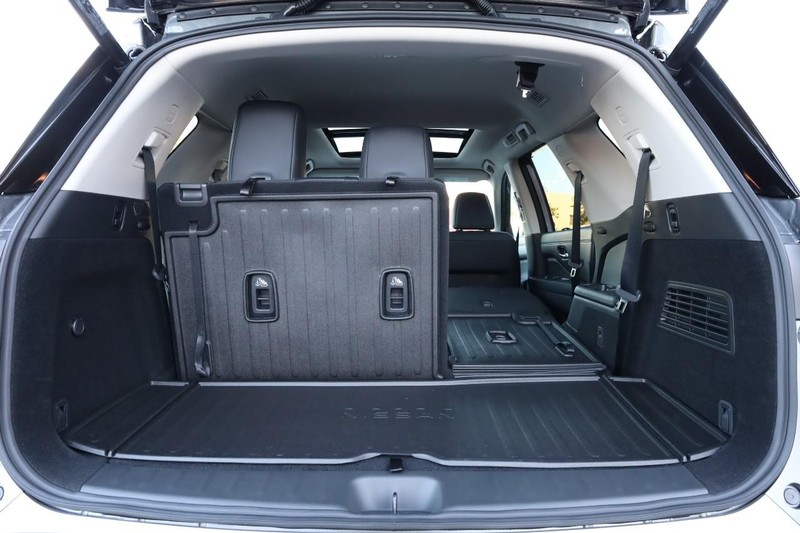 Nissan Pathfinder Vehicle Full-screen Gallery Image 8