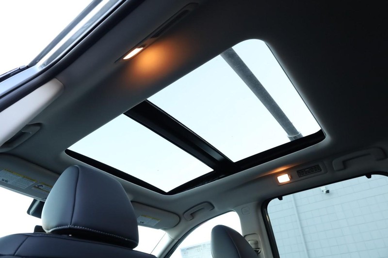 Nissan Pathfinder Vehicle Full-screen Gallery Image 11