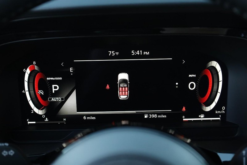 Nissan Pathfinder Vehicle Full-screen Gallery Image 14