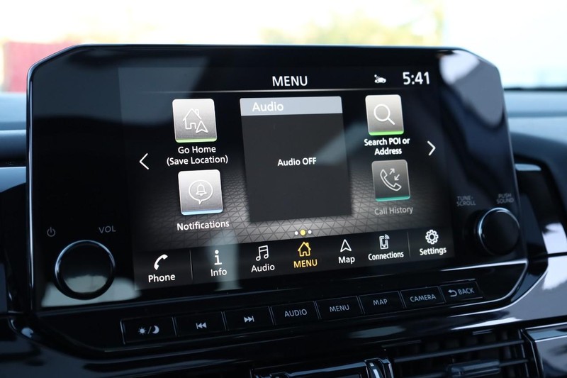 Nissan Pathfinder Vehicle Full-screen Gallery Image 15