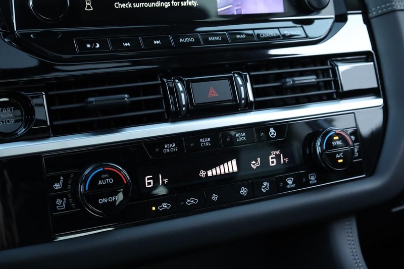 Nissan Pathfinder Vehicle Full-screen Gallery Image 18