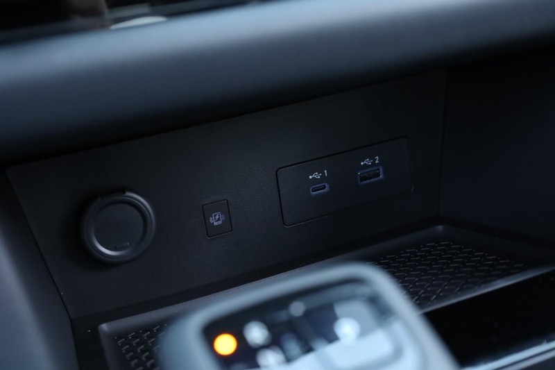 Nissan Pathfinder Vehicle Full-screen Gallery Image 19