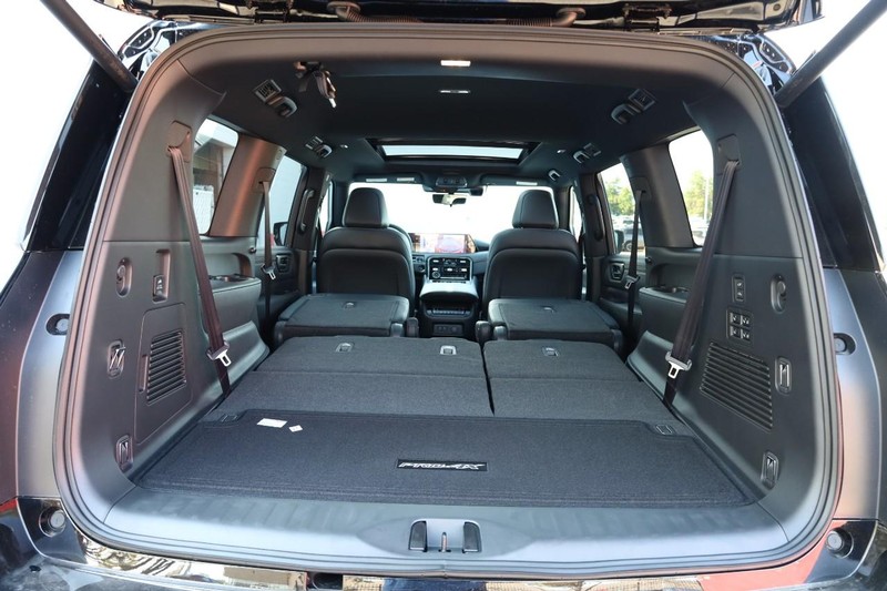 Nissan Armada Vehicle Image 07