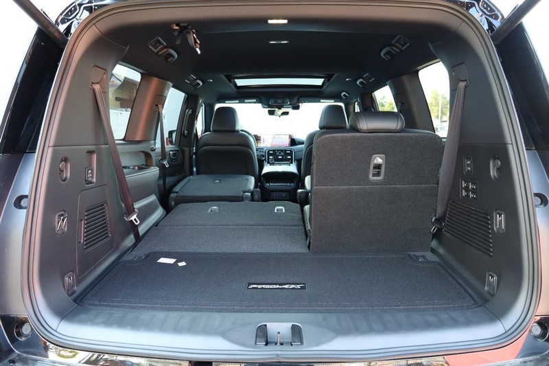 Nissan Armada Vehicle Image 08