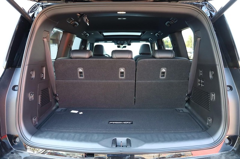 Nissan Armada Vehicle Image 09