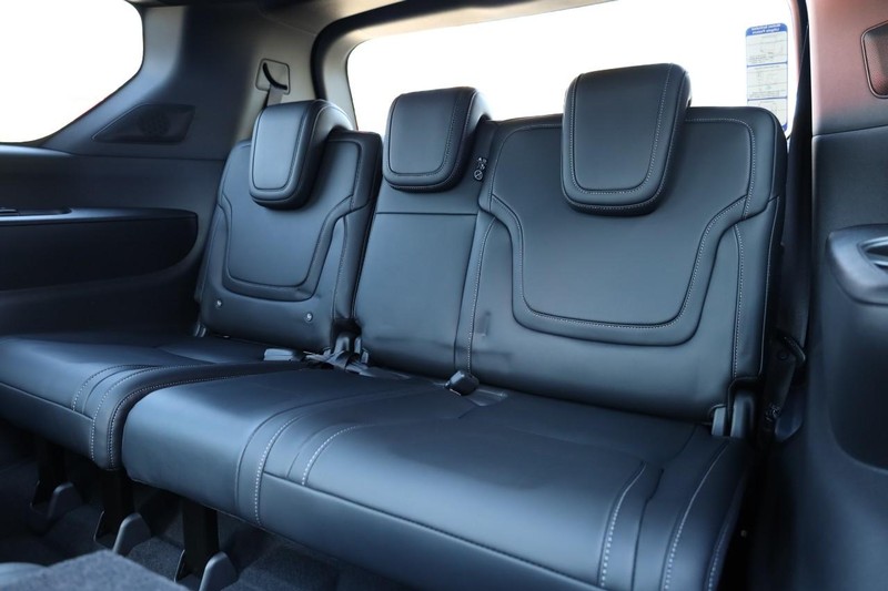 Nissan Armada Vehicle Image 30