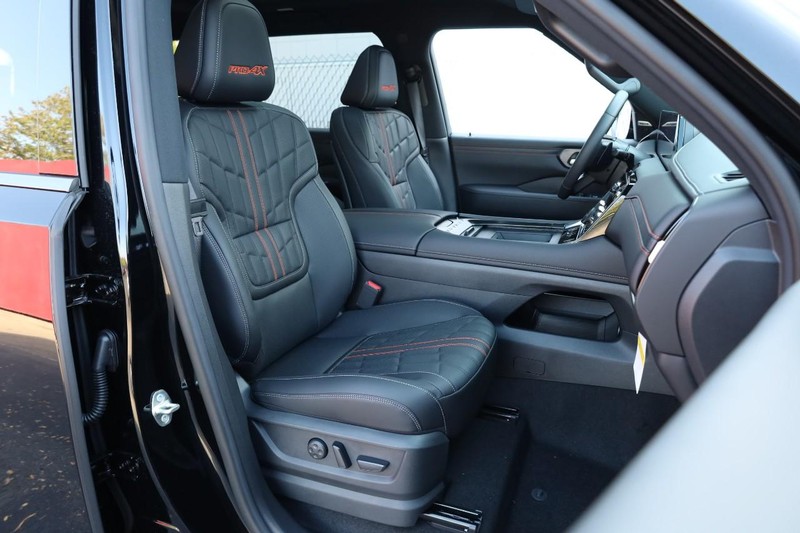 Nissan Armada Vehicle Image 31