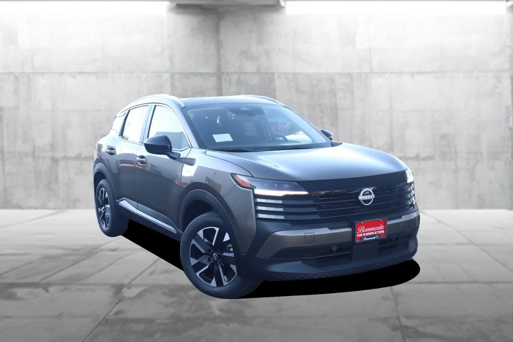 Nissan Kicks Vehicle Image 02