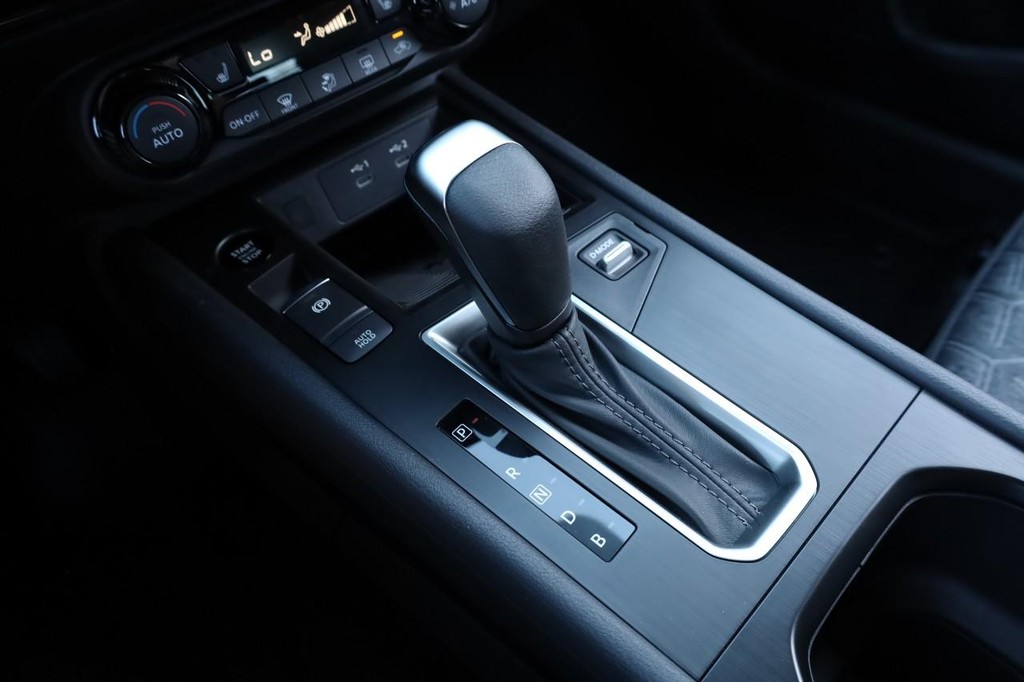 Nissan Kicks Vehicle Image 16