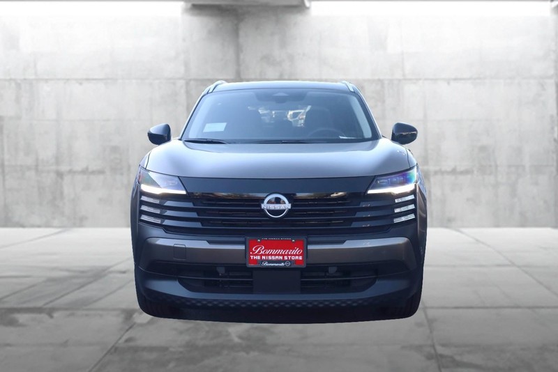 Nissan Kicks Vehicle Full-screen Gallery Image 4