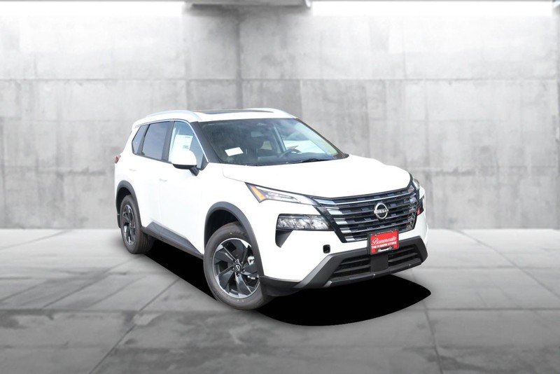 Nissan Rogue Vehicle Full-screen Gallery Image 2